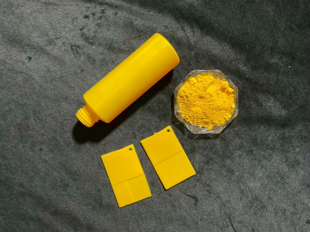 สีผสมเม็ดพลาสติก HDPE สีเหลือง ฉีดขึ้นรูปกระปุกยา ขวดน้ำยา