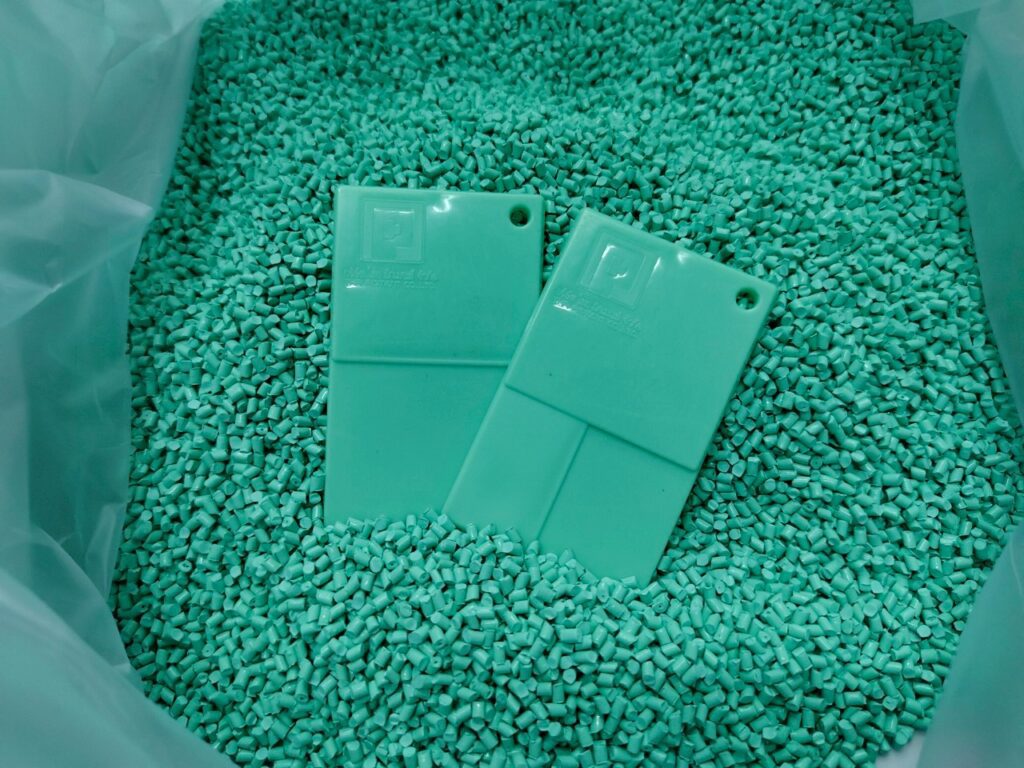 สีเม็ดมาสเตอร์แบทช์ ฉีดเทียบสีเขียวมินท์ ไทยพิกเมนท์ สีผสมพลาสติก